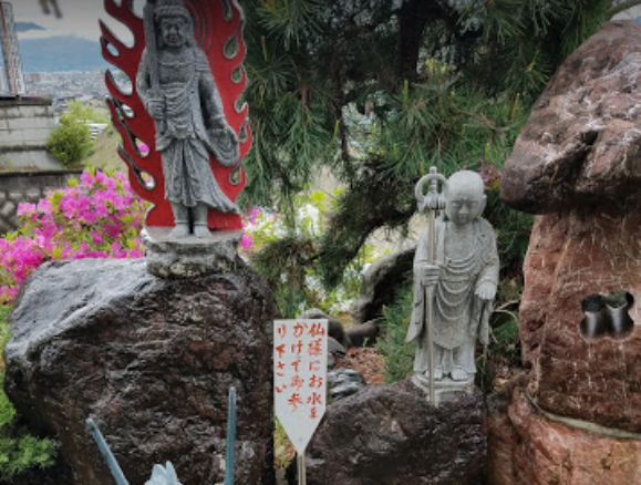 霊現寺